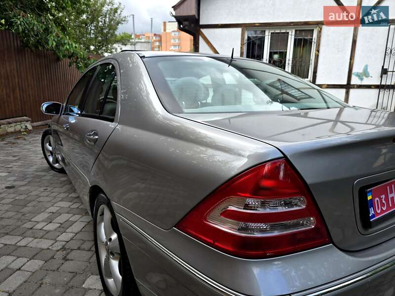 Седан Mercedes-Benz C-Class 2004 в Полтаве