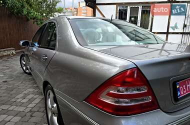 Седан Mercedes-Benz C-Class 2004 в 
