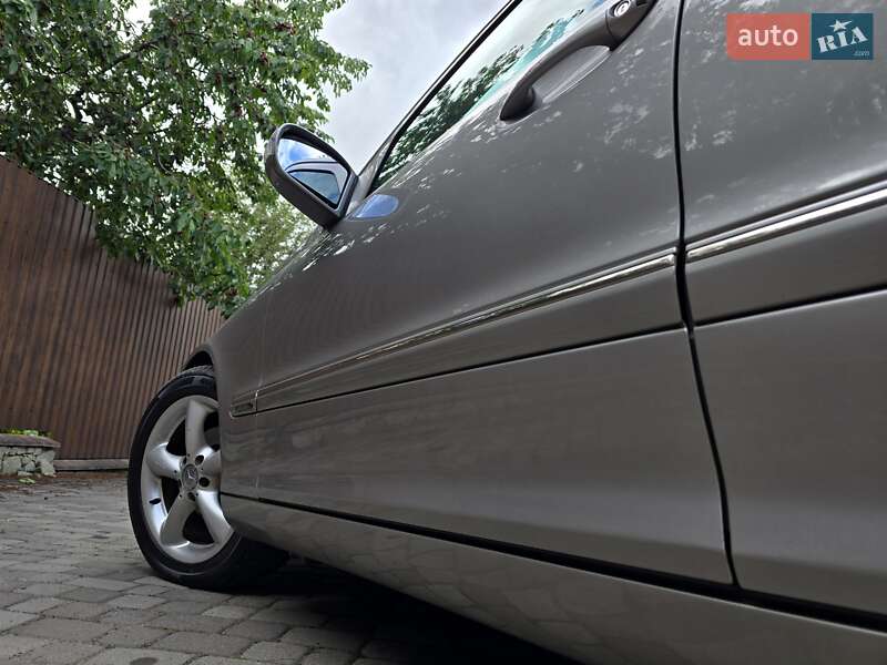 Седан Mercedes-Benz C-Class 2004 в Полтаве
