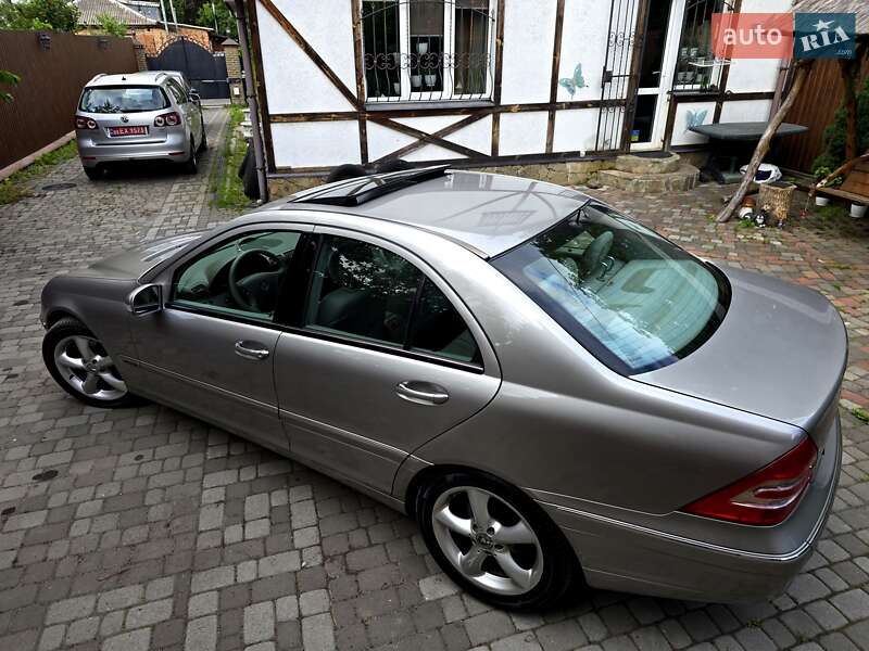Седан Mercedes-Benz C-Class 2004 в Полтаве