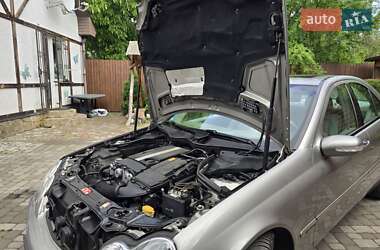 Седан Mercedes-Benz C-Class 2004 в 