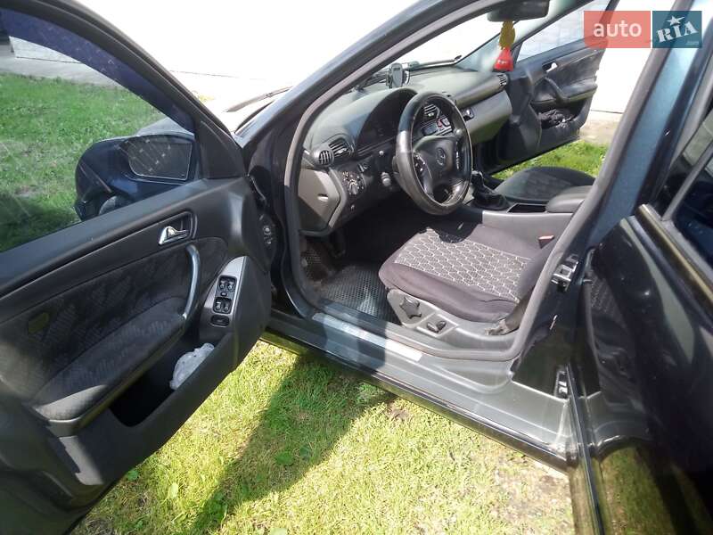 Седан Mercedes-Benz C-Class 2001 в Ивано-Франковске