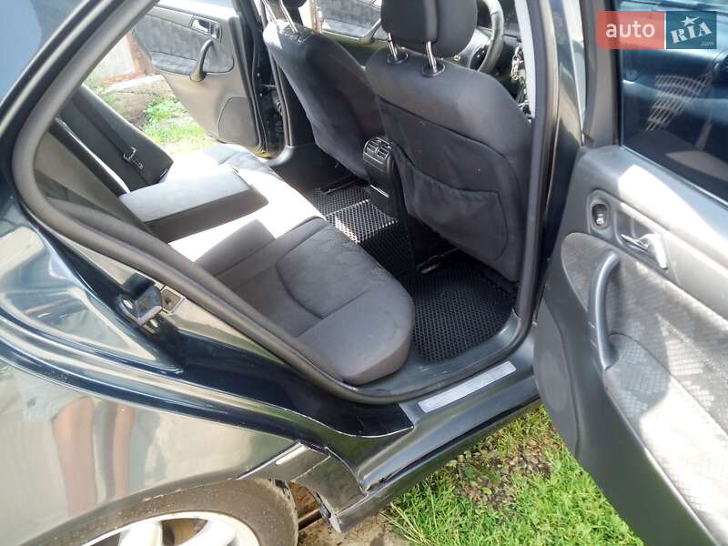 Седан Mercedes-Benz C-Class 2001 в Ивано-Франковске