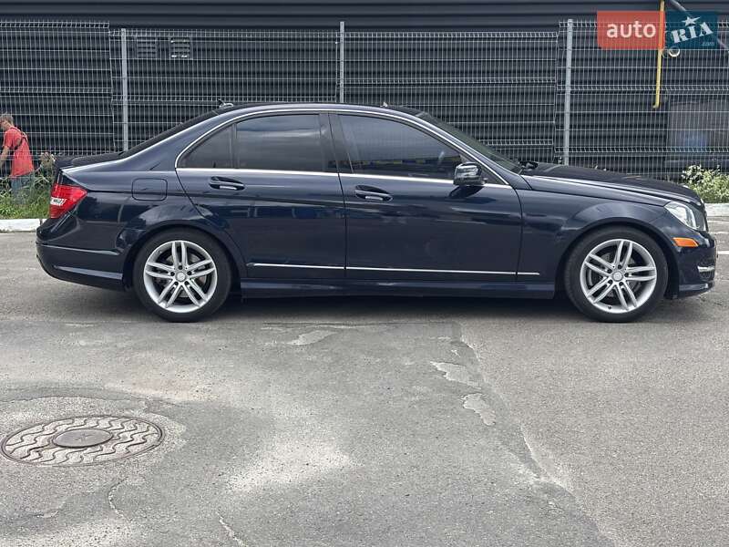 Седан Mercedes-Benz C-Class 2013 в Львове