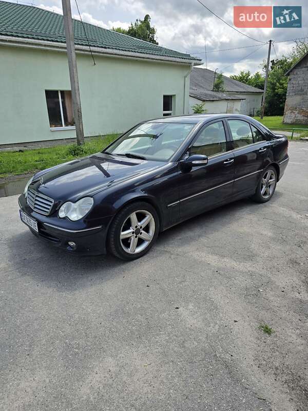 Седан Mercedes-Benz C-Class 2004 в 