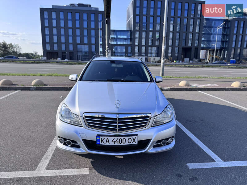 Универсал Mercedes-Benz C-Class 2013 в Киеве