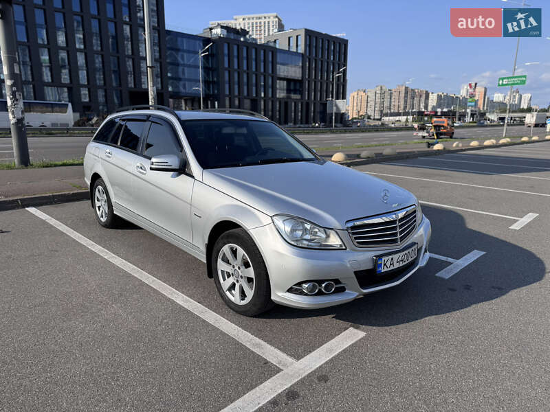 Универсал Mercedes-Benz C-Class 2013 в Киеве