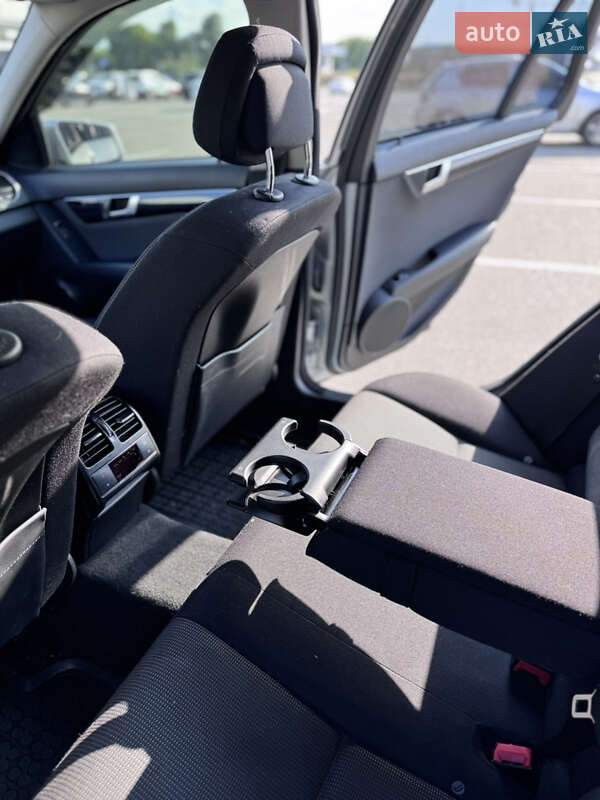 Универсал Mercedes-Benz C-Class 2013 в Киеве