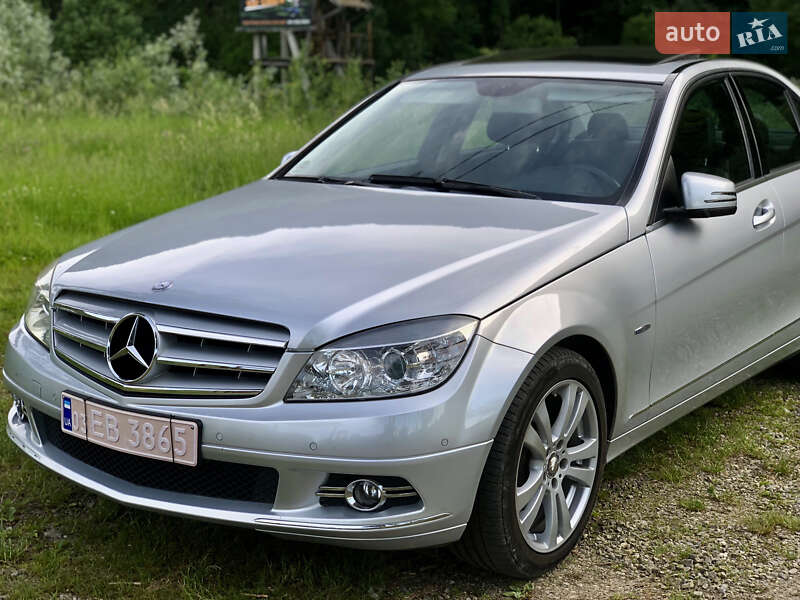 Седан Mercedes-Benz C-Class 2010 в Черновцах