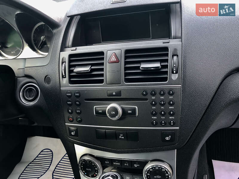 Седан Mercedes-Benz C-Class 2010 в Черновцах