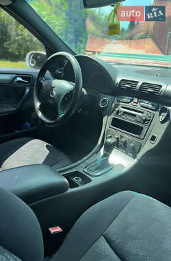 Седан Mercedes-Benz C-Class 2002 в 