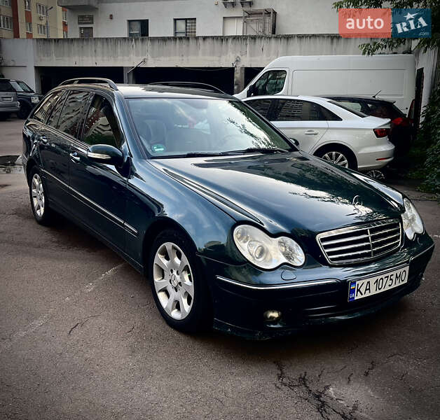 Универсал Mercedes-Benz C-Class 2005 в Киеве