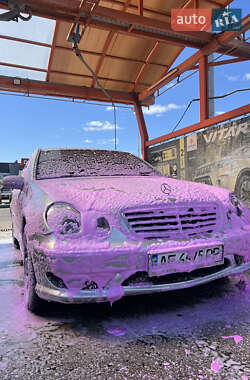 Седан Mercedes-Benz C-Class 2005 в 