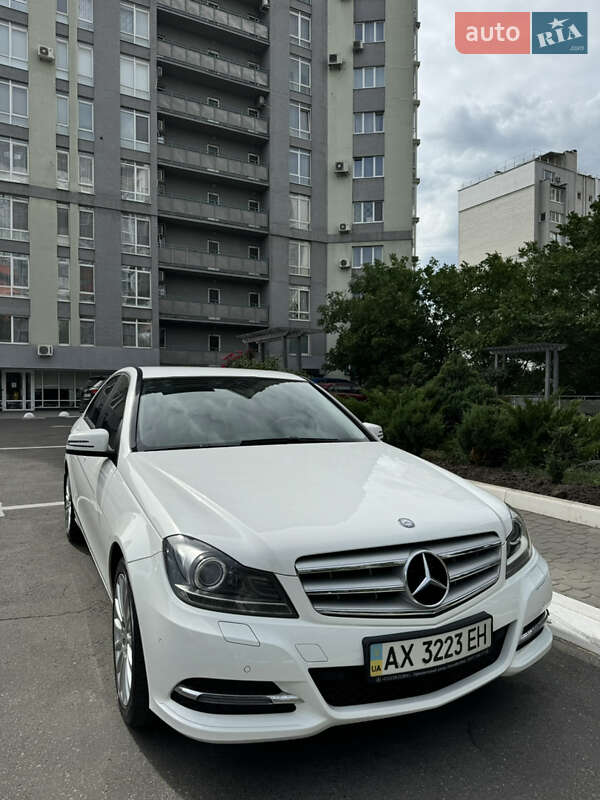 Седан Mercedes-Benz C-Class 2013 в 