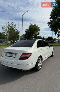 Седан Mercedes-Benz C-Class 2011 в 