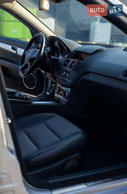 Седан Mercedes-Benz C-Class 2010 в 