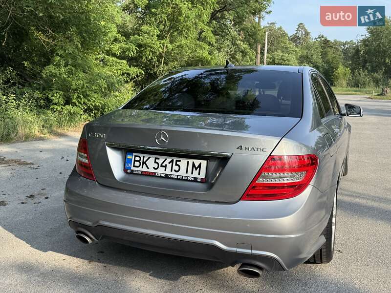 Седан Mercedes-Benz C-Class 2012 в Киеве