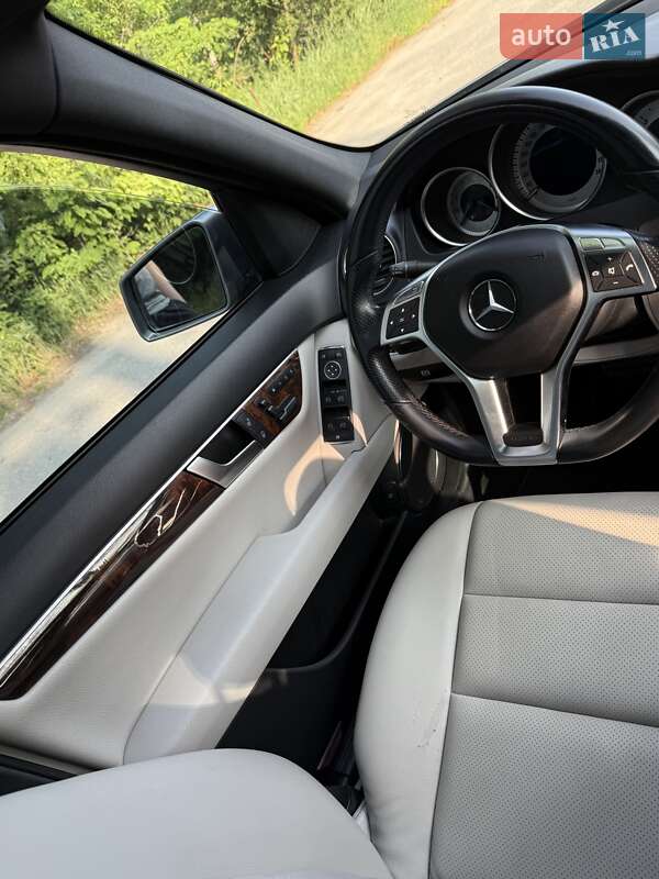Седан Mercedes-Benz C-Class 2012 в Киеве