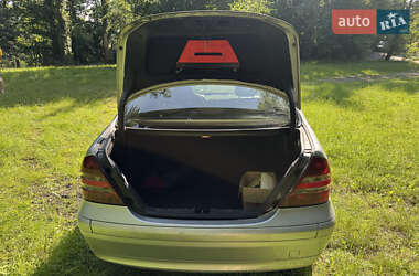 Седан Mercedes-Benz C-Class 2000 в 
