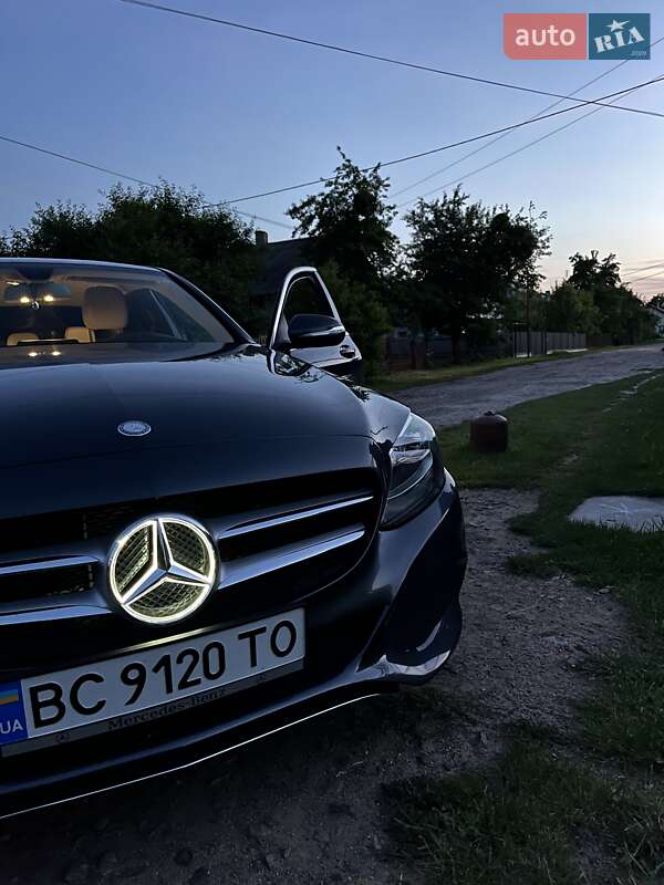 Седан Mercedes-Benz C-Class 2015 в Львове