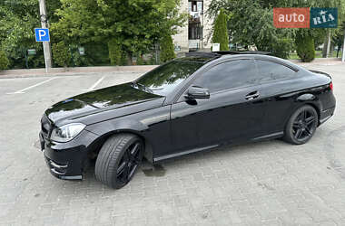 Купе Mercedes-Benz C-Class 2012 в 