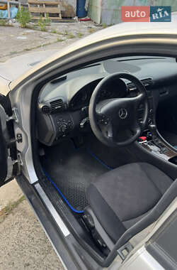 Седан Mercedes-Benz C-Class 2004 в 