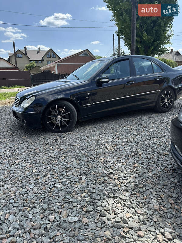 Mercedes-Benz C-Class 2005