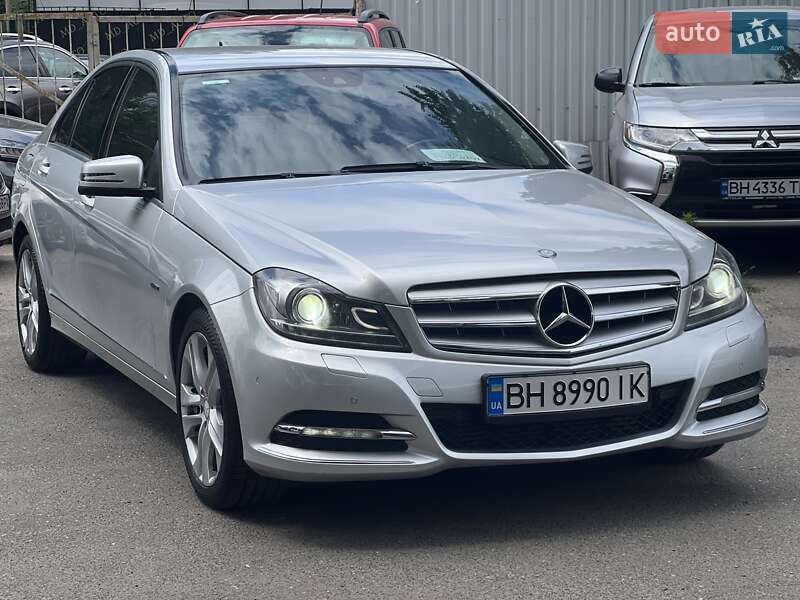 Седан Mercedes-Benz C-Class 2011 в 