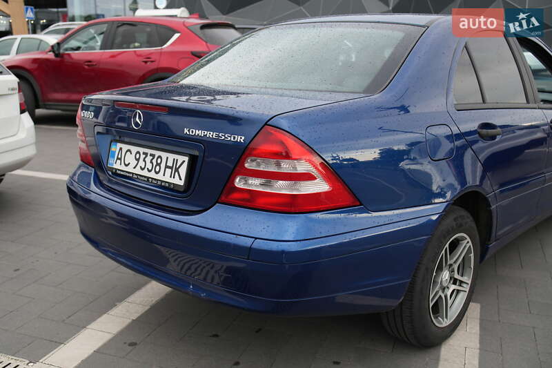Седан Mercedes-Benz C-Class 2003 в Луцке