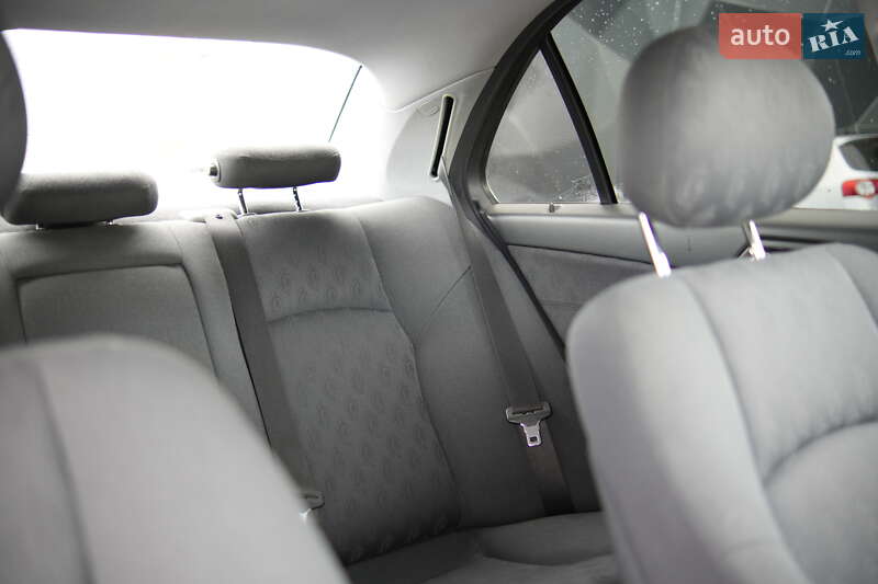 Седан Mercedes-Benz C-Class 2003 в Луцке