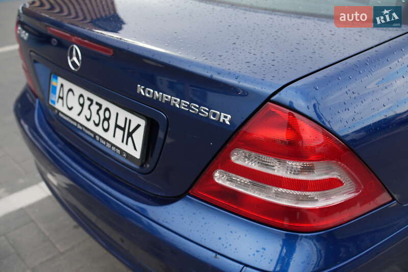 Седан Mercedes-Benz C-Class 2003 в Луцке