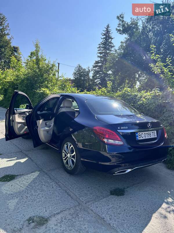 Седан Mercedes-Benz C-Class 2015 в Жовкві