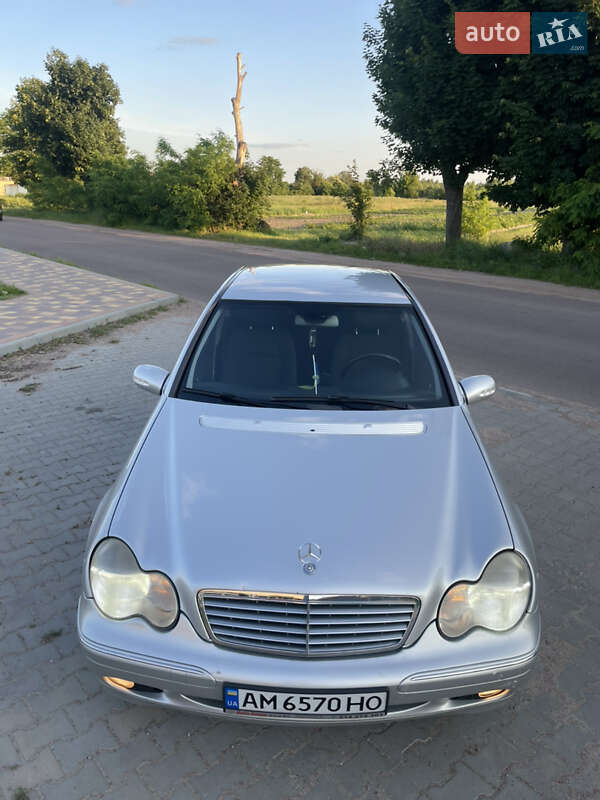 Седан Mercedes-Benz C-Class 2002 в Житомирі