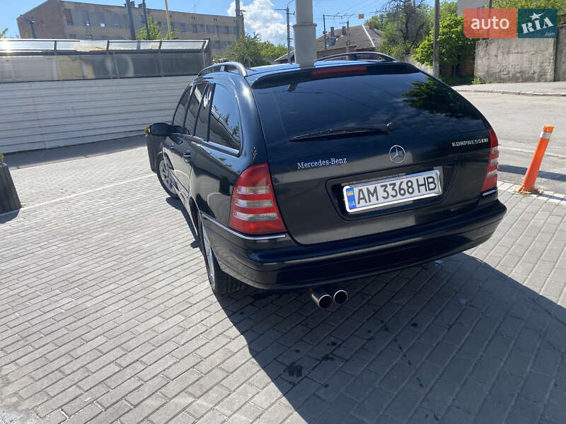 Універсал Mercedes-Benz C-Class 2002 в Вінниці