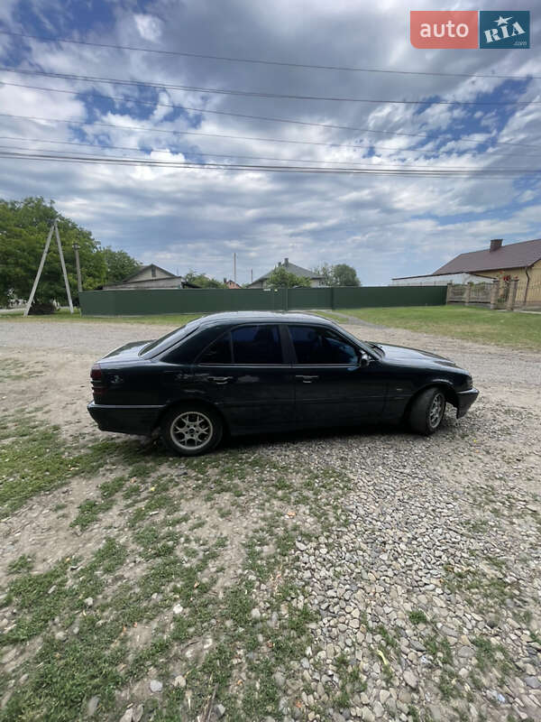 Седан Mercedes-Benz C-Class 1998 в Черновцах