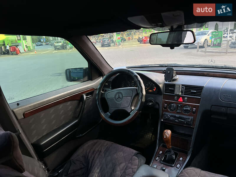 Седан Mercedes-Benz C-Class 1996 в Киеве фото 20 Седан Mercedes-Benz C-Class 1996 в Киеве