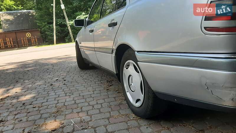 Седан Mercedes-Benz C-Class 1996 в Трускавце фото 40 Седан Mercedes-Benz C-Class 1996 в Трускавце