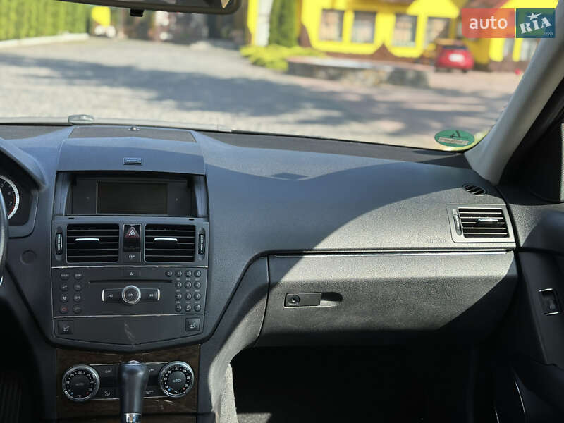 Седан Mercedes-Benz C-Class 2007 в Староконстантинове