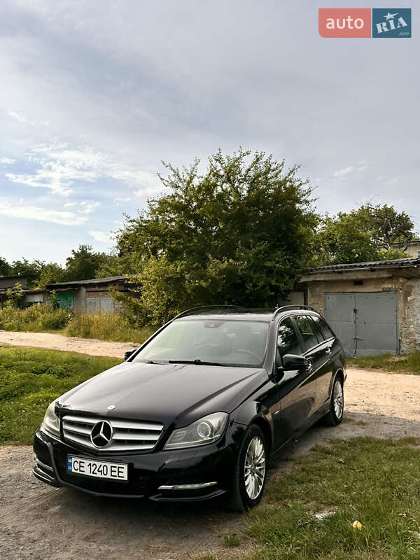 Mercedes-Benz C-Class 2011