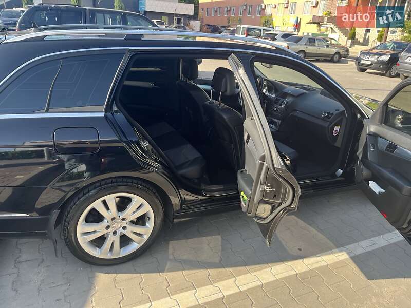 Универсал Mercedes-Benz C-Class 2011 в Виннице