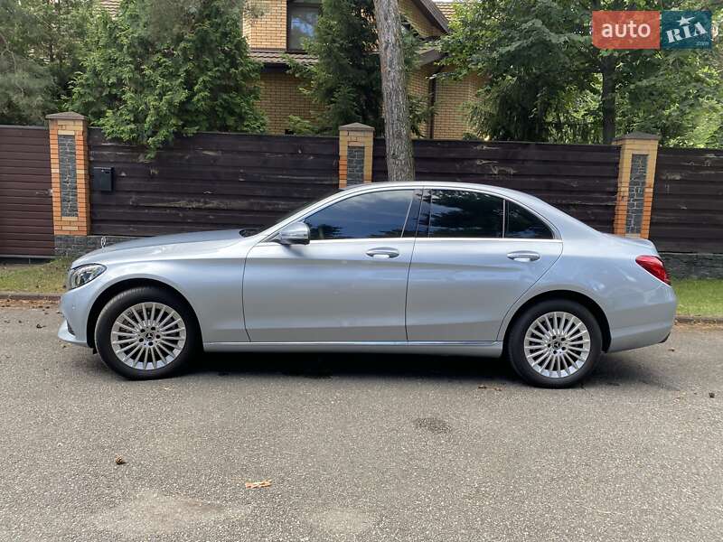 Седан Mercedes-Benz C-Class 2017 в Киеве