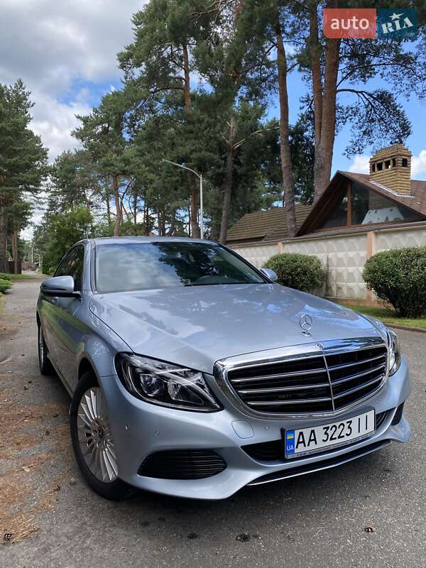 Седан Mercedes-Benz C-Class 2017 в Киеве