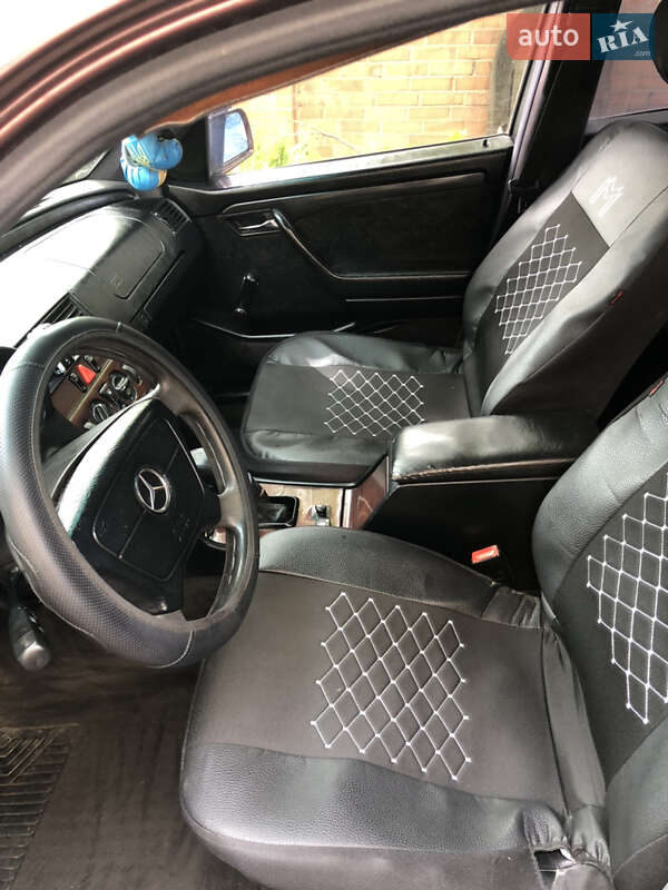 Седан Mercedes-Benz C-Class 1996 в Львове