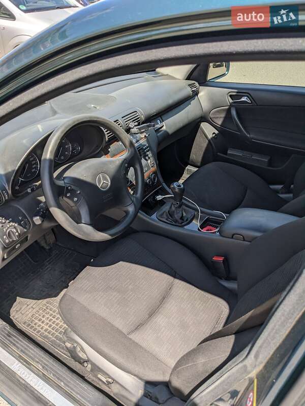 Універсал Mercedes-Benz C-Class 2005 в Львові