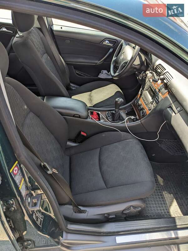 Універсал Mercedes-Benz C-Class 2005 в Львові