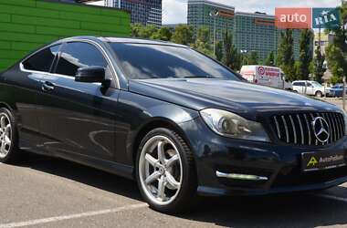 Купе Mercedes-Benz C-Class 2011 в 