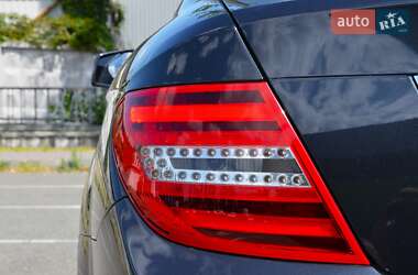Купе Mercedes-Benz C-Class 2011 в 