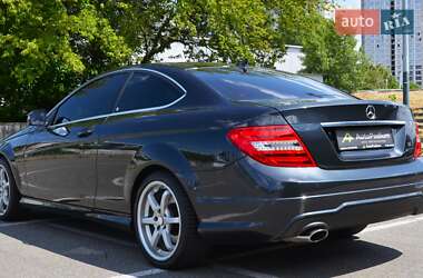 Купе Mercedes-Benz C-Class 2011 в 