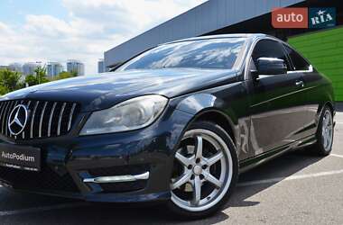 Купе Mercedes-Benz C-Class 2011 в 