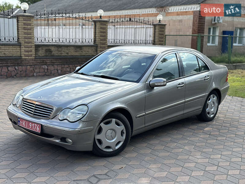 Седан Mercedes-Benz C-Class 2005 в Лубнах